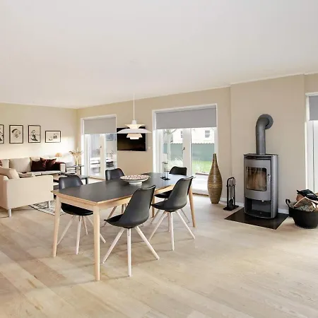 One-bedroom In Brastad 2 *